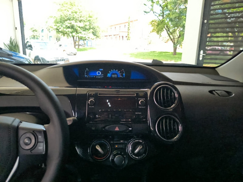 Toyota Etios X Plus 1.5 (Flex)