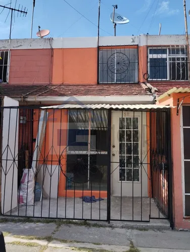 501.vr.6. Casa En Excelente Ubicaccion A Unas Calles De Plaza Las Antenas, Cuenta Con 2 Recamaras, 1 Baño, Cajon De Estacionamiento.