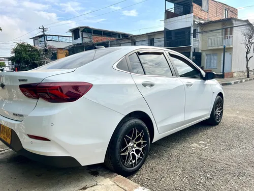 Chevrolet Onix 1.0T Premier Sedan At