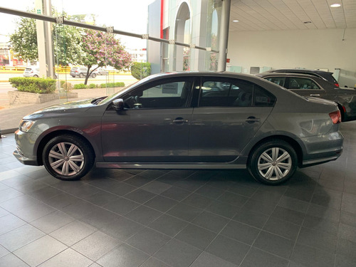 Imagen 10 de 15 de Volkswagen Jetta 2018 2.0 Mt