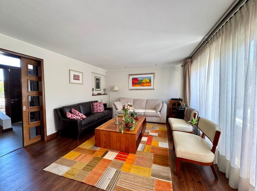 Maravillosa Casa Inglesa En Condominio Con Lindo Jardín