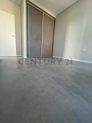 Venta Sobre Boulevard. Torre Fenix - Frente A Unl Depto 2 Dorm
