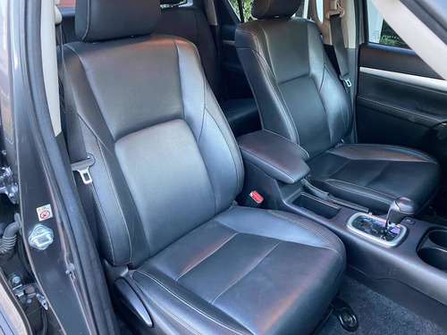 Toyota Hilux 2.8 Cd Srx 177cv 4x4 At 2017