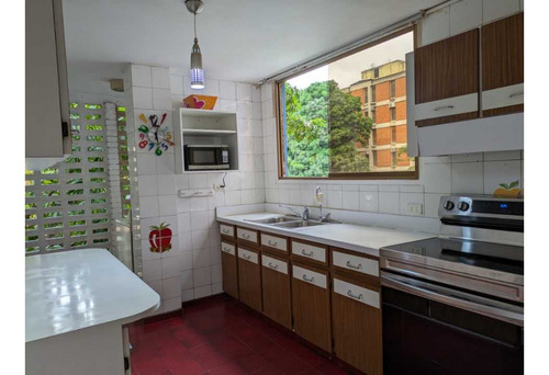 Amplio Apartamento En Venta Bien Ubicado En Santa Eduvigis
