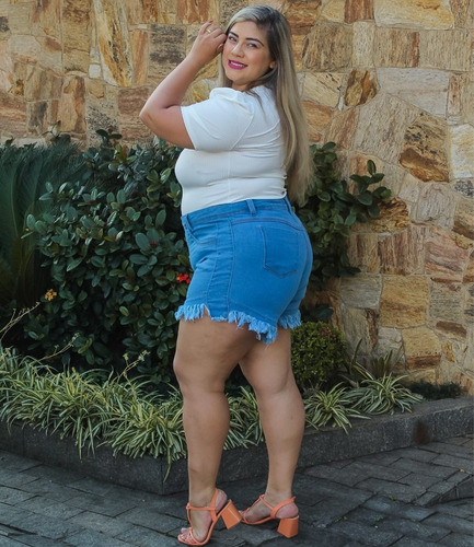 Imagem 3 de 4 de Short Feminino Plus Size Jeans Curto Botão Encapado C/ Lycra