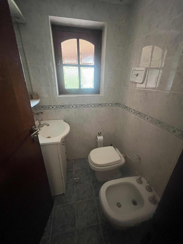 Imagen 23 de 30 de Casa Principal 5 Dormitorios Y 4 Baños, Mas Departamento De 1 Dormitorio. Villa Allende Golf