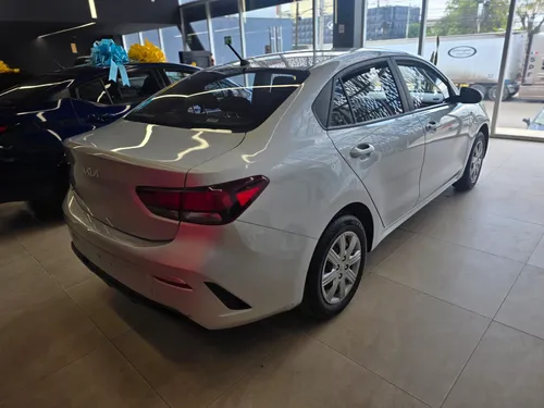 Kia Rio 1.6 L Sedan At