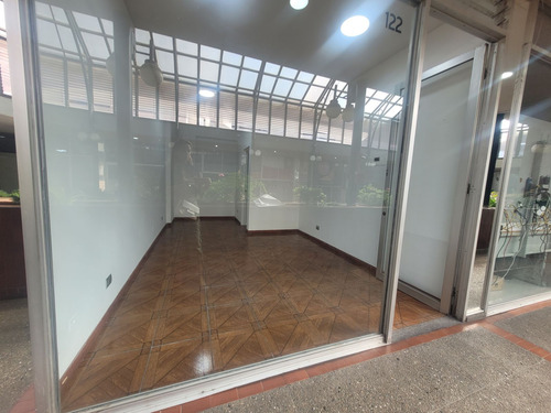 Arriendo Local Comercial Rampa De Las Flores/ Metro Manquehu