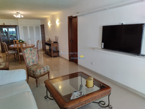 Venta Apartamento 3 Dormitorios En Suite, Península, Frente Al Puerto, Punta Del Este- Ref: 11642