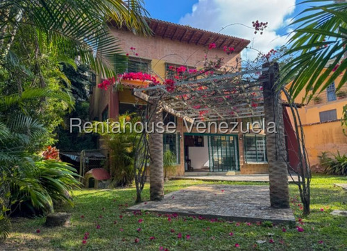 Casa Colonial Que Combina Confort Y Estilo En Venta Ubicada En El Hatillo 25-17968