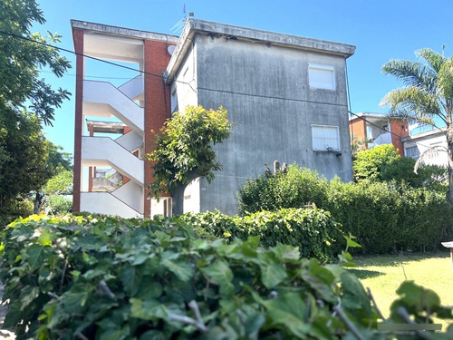 Alquiler De Lindo Apartamento. Peñarol, 3 O 4 Dormitorios, Estufa A Leña, Muy Luminoso Y De Buen Tamaño!