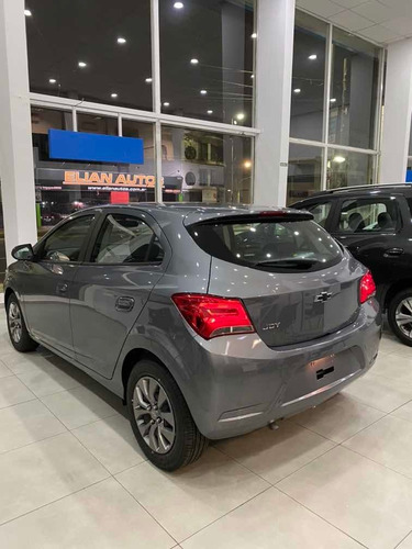 Chevrolet Onix Joy Black