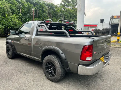 Dodge Ram 5.7 1500 Slt 4x2