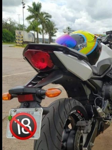 Imagem 3 de 8 de Yamaha Xj6