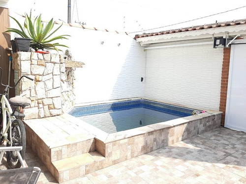 Sobrado De Alto Padrao Localizado No Canto Do Forte. - And528