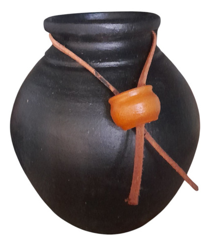 Jarrón Bocha Pintado Mate Con 20 Cm De Alto 10 Cm Boca Negro Mate Bocha Collar Cuero Con Vasija