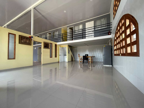 Residencial Con Galpon En Arriendo (69490)