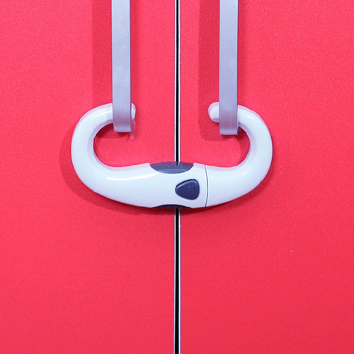 Imagen 7 de 8 de Traba Armarios Para Puertas Con Manijas - Baby Innovation
