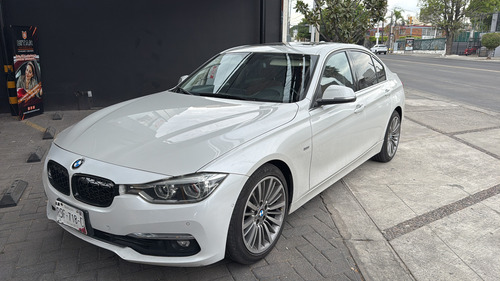 BMW Serie 3 2.0 330ia Luxury Line At