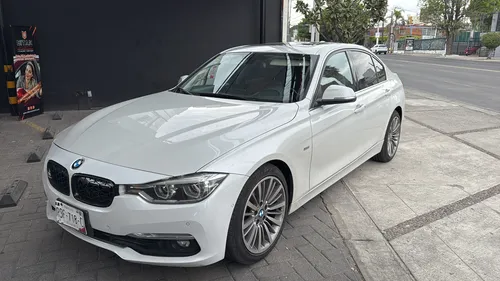 BMW Serie 3 2.0 330ia Luxury Line At