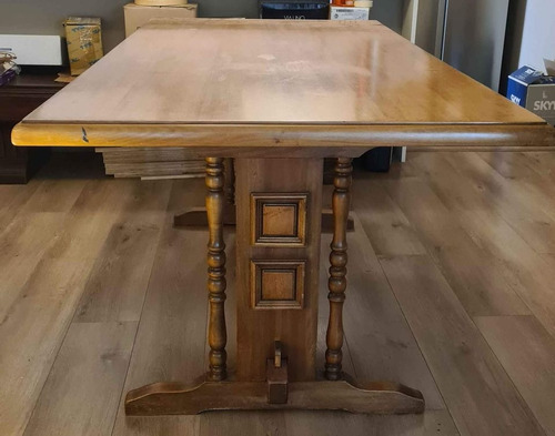 Mesa De Comedor De Madera + Dos Potronas