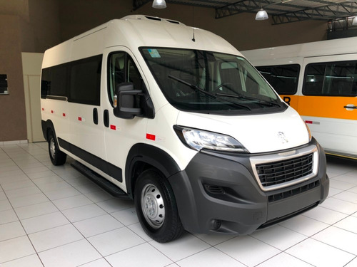 Peugeot Boxer 2020 Executiva 16 Lugares