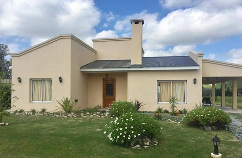 Imagen 1 de 13 de Casa - Campos Daromy