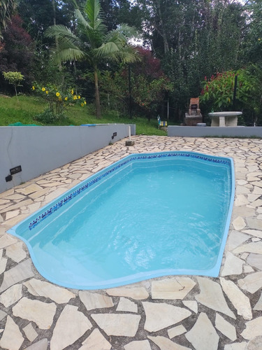 Linda Chácara Com Casa, Área De Lazer Com Piscina E Pomar Em Colheita