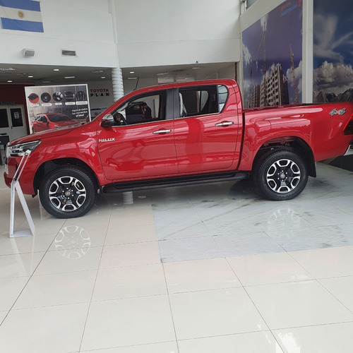Imagen 2 de 15 de Toyota Hilux 4x2 Dc Srx 2.8 Tdi 6 At 2023