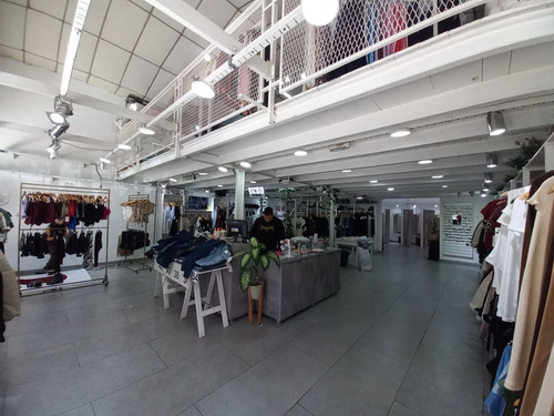 Local En Principal Arteria Comercial De Rafael Calzada!