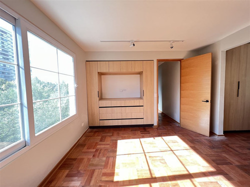 Departamento Duplex Remodelado Con Quincho, Metro Colón
