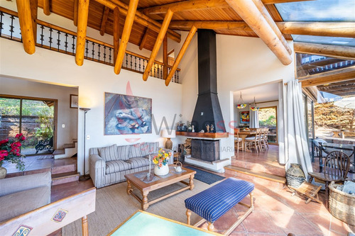 Casa En Venta De 5 Dorm. En Zapallar