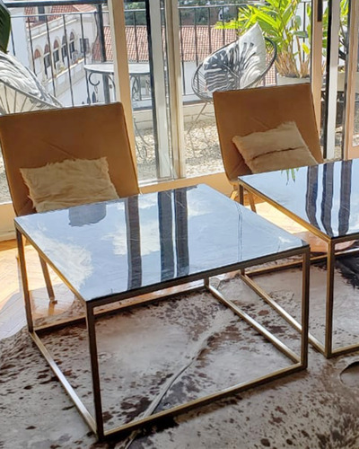 Imagen 7 de 10 de Mesa Ratona Simil Marmol Con Base De Hierro Minimalista