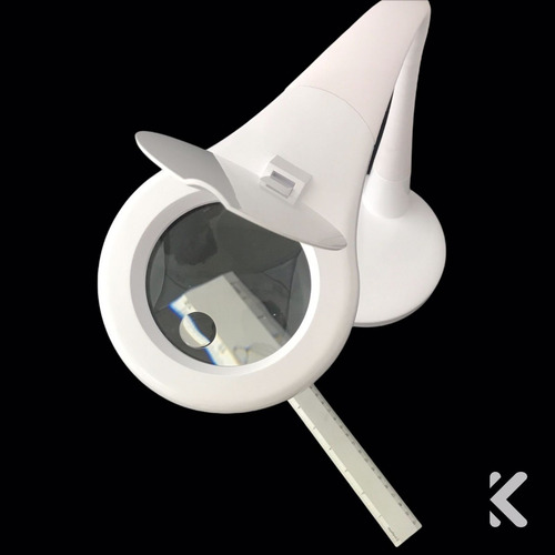 Imagen 4 de 9 de Lampara Led De Escritorio Con Lupa Philco 51410