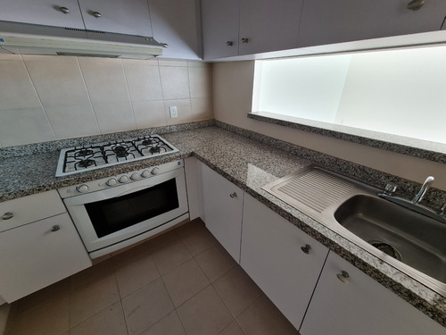 112m, Primer Piso, 3 Recamaras, Dos Baños, Dos Estacionamientos Y Bodega