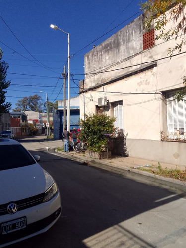 Casa En Venta En Avellaneda