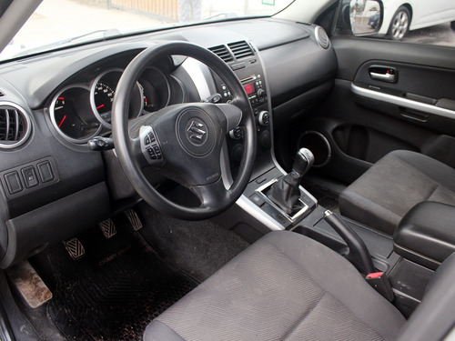 Imagen 17 de 20 de Suzuki Grand Nomade Glx Sport 2.4 Mt 2015