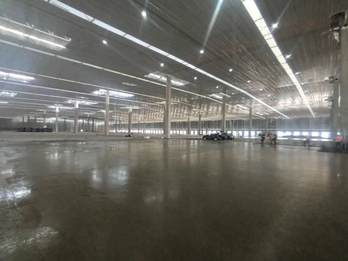 Arriendo De Bodega 5000 M² En Condominio En Lo Espejo