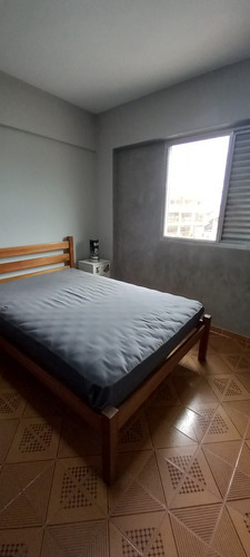Apartamento De 01 Dormitório Com Vaga De Garagem Coberta !!!