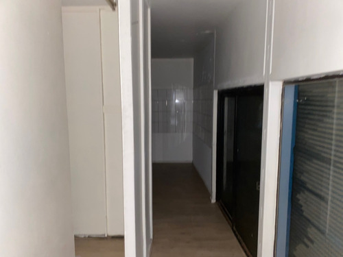 Local De 120m2, 3 Pisos Frente A Plaza Echaurren, Valparaíso