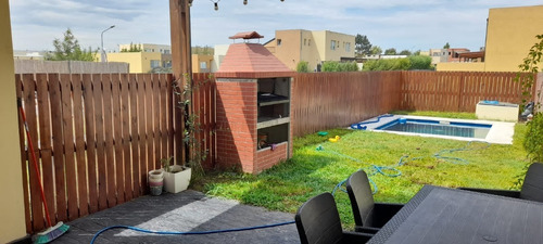 Imagen 5 de 11 de Venta- Duplex En Los Robles Etapa 4