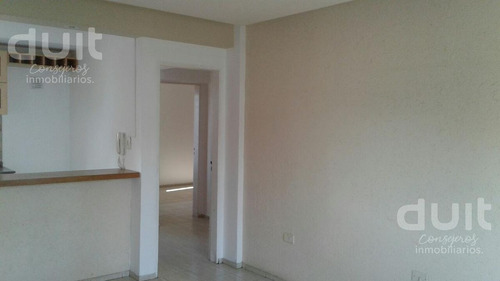 Imagen 14 de 17 de Departamento 2 Dormitorios En B° San Martin. Oportunidad De Inversion!
