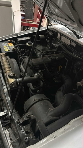 Toyota Hilux Cabina Simple Gasóleos Totalmente Restaurada