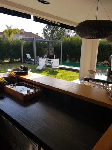Casa En Los Castores