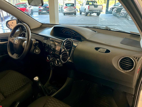 Toyota Etios ETIOS XLS Sedan 1.5 Flex 16V 4p Mec.