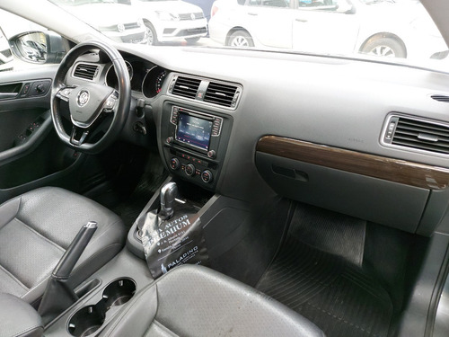 Imagen 10 de 15 de Volkswagen Vento 1.4 Highline