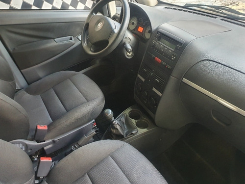 Fiat Idea 1.8 Elx Flex 5p 2010
