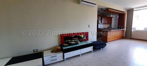 Mehilyn Perez. Apartamento En Venta En El Este De La Ciudad De Barquisimeto,  De 138 Mts2, 4 Habitacioes, Cocina Moderna Semi Equipada, Planta Electica