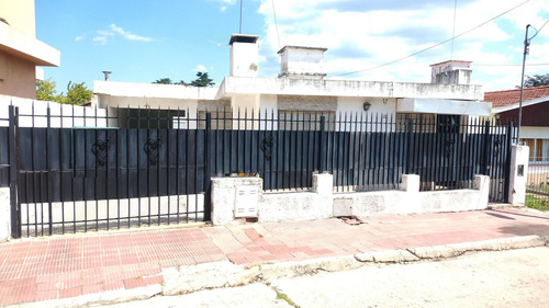 En Venta Casa 2 Dormitorios Depto 1 Dormitorio - La Falda