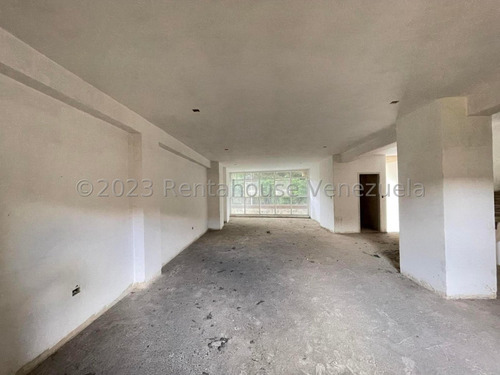 Townhouse En Venta Ubicado En Maracay Urb La Floresta Db 23-5804